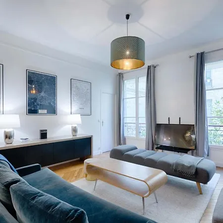 Nice In St Germain Des Pres Parigi